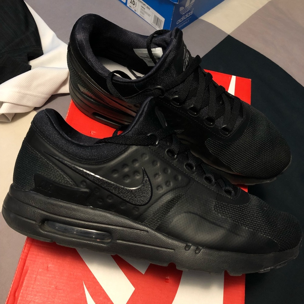 Nike Air Max Zero Essential